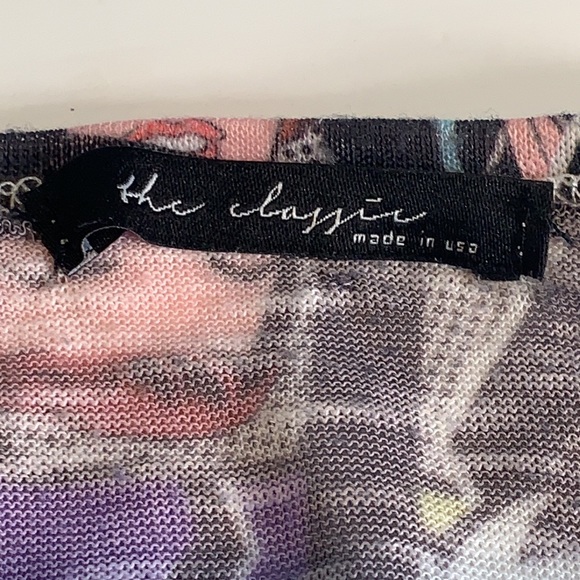 Oversized Embellished Pop Culture Crop Top Medium - Picture 3 of 6